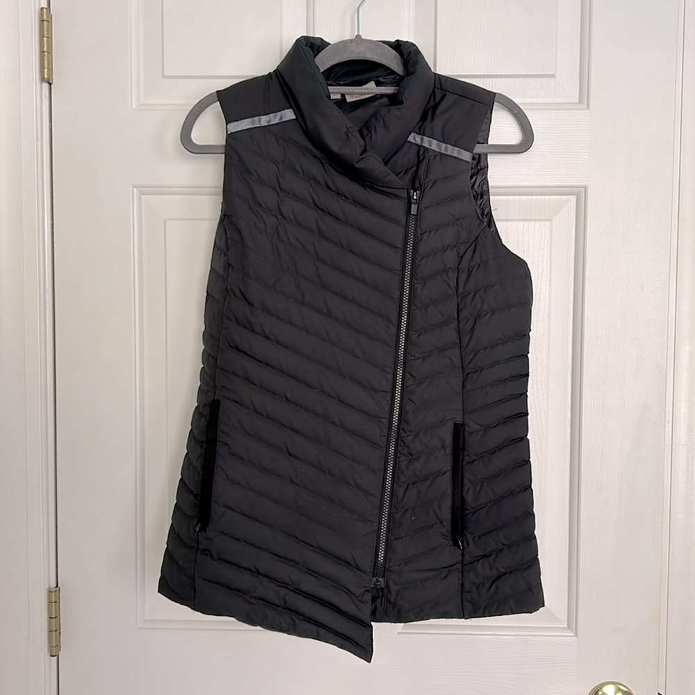 Athleta puffer vest
